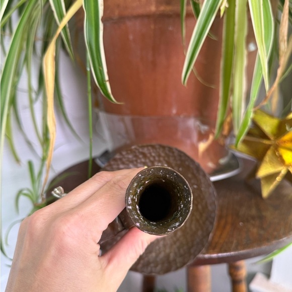 Arts and crafts hammered candle stick holder - Picture 4 of 6